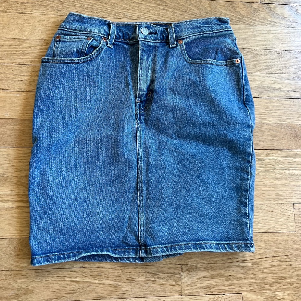 Levi’s above knee skirt
